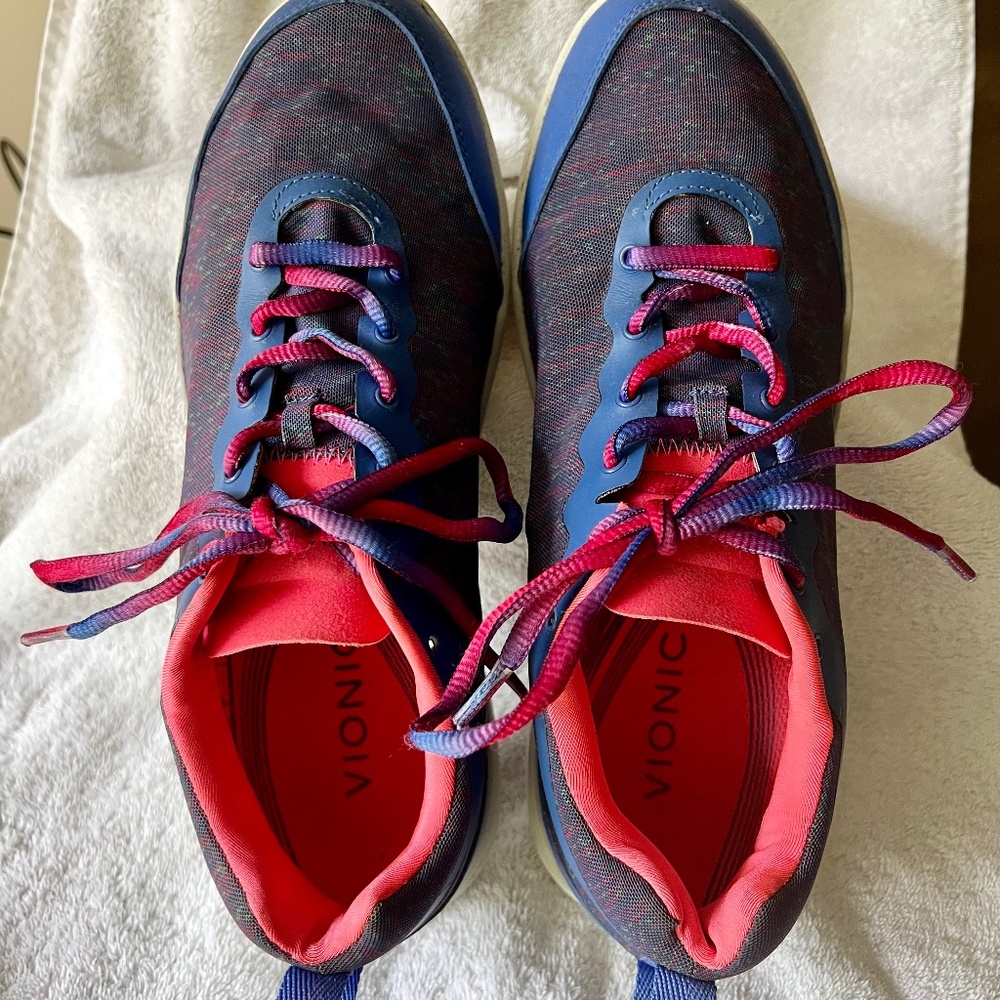 Vionic tennis shoes
